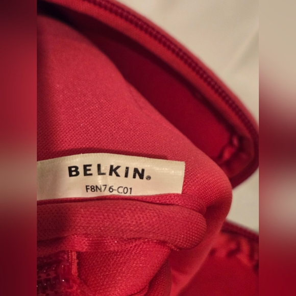 Belkin Pink Neoprene Tablet Sleeve - Protective Carry Case - Picture 9 of 11